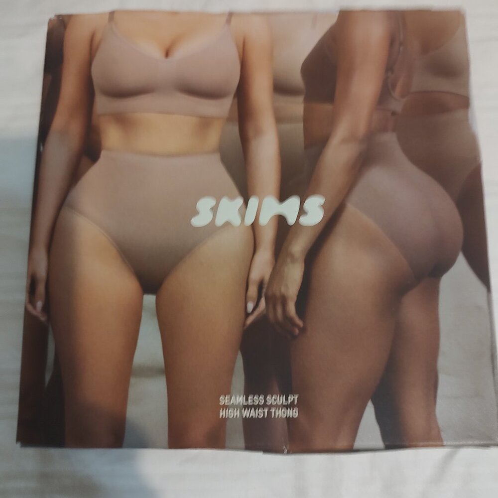 NEW Skims Seamless Sculpt High Waist Thong Sand Women’s Medium